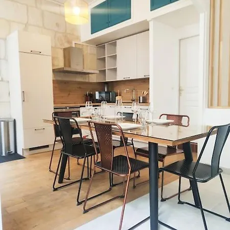 Studio L'ecrin Nimois Climatise Maison Carree Centre Nîmes