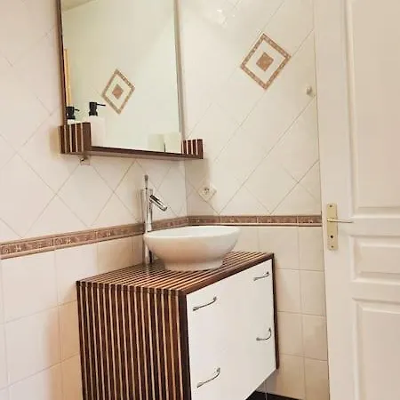 Studio L'ecrin Nimois Climatise Maison Carree Centre Apartment Nimes
