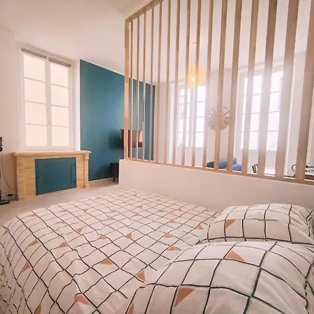 Studio L'ecrin Nimois Climatise Maison Carree Centre Apartment